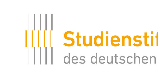 Logo der Studienstiftung des deutschen Volkes: mit schwarzen und gelben Strichen links und rechts in Dick und Gelb der Name der Stiftung
