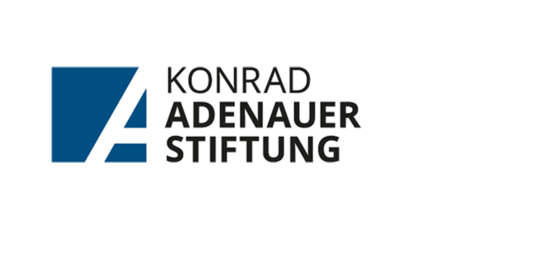 Logo der Konrad Adenauer Stiftung: links großes A in weiß mit blauem Hintergrund, rechts in Großbuchstaben der Name der Stiftung